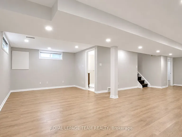 31 Pritchard Dr — Photo 16