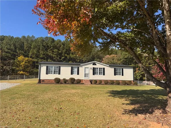 280 John T Farabee Ln, Lexington, NC 27295