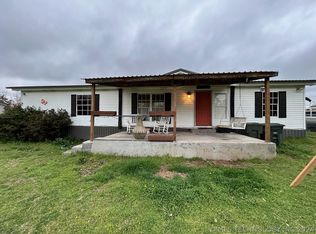 400 N 14th St, Mannsville, OK 73447