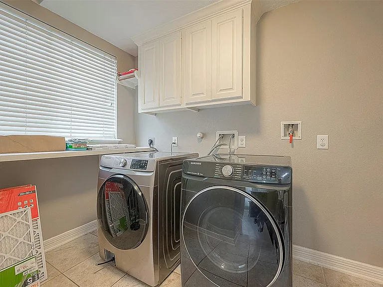 5910 Misty Island Ct — Photo 44