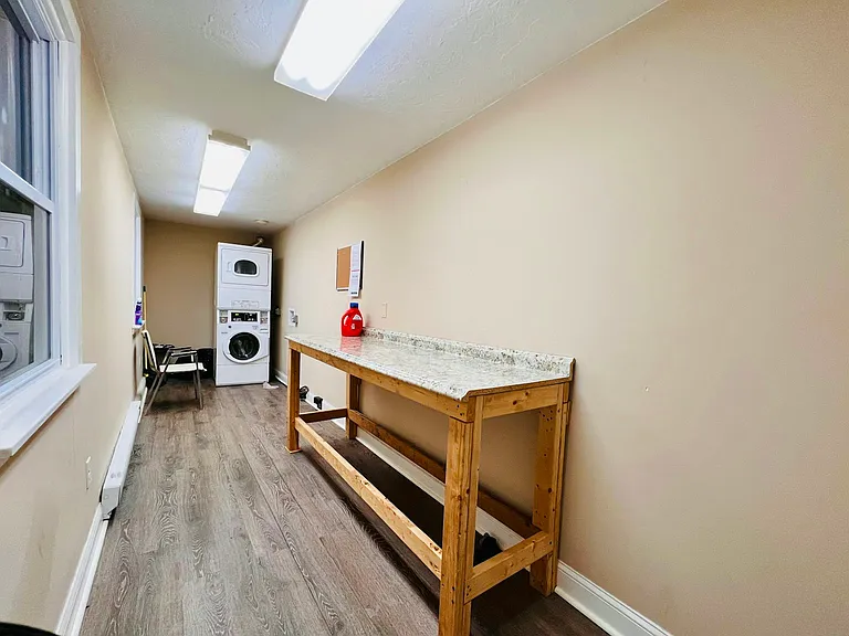 251 Copeland St #C — Photo 8