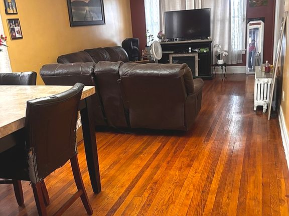 3rd image of 3314 W 66th St