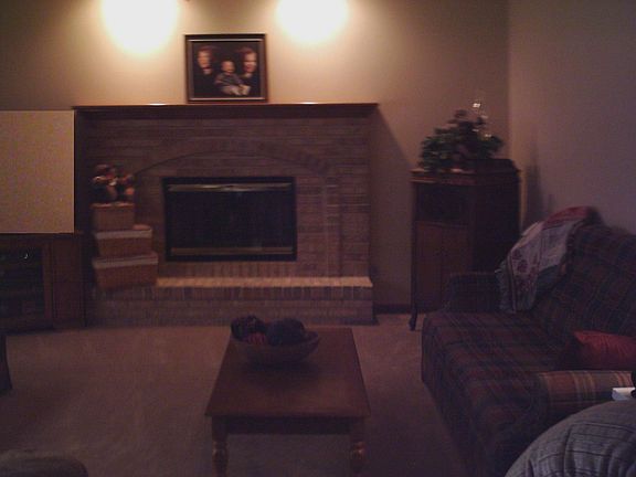 FamilyRoom w/fireplace