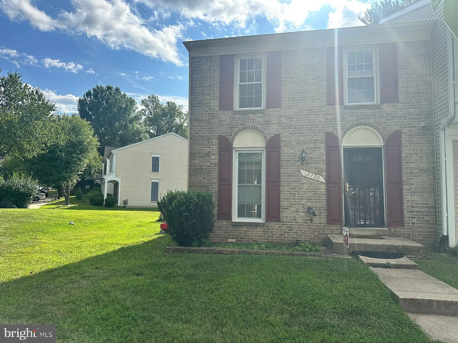 3 bed, 3.5 bath, 2088 sqft, $3,000 — Photo 1