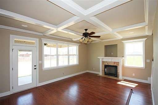 5th image of 105 Clarissa Dr