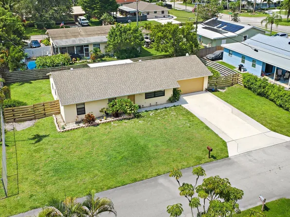 9090 Palladium Place, Lake Worth, FL 33467