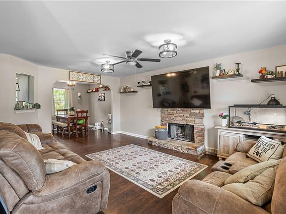 5th image of 106 Summerfield Ct NE