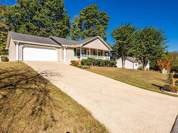 2nd image of 319 Fallen Leaf Dr