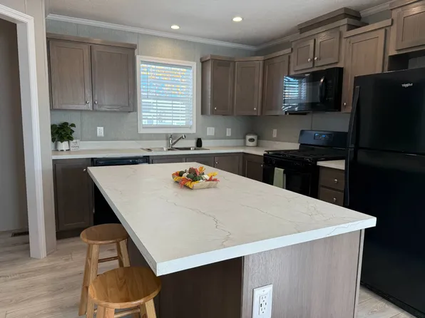 172 Taylor Ave #84, Jackson, MI 49203