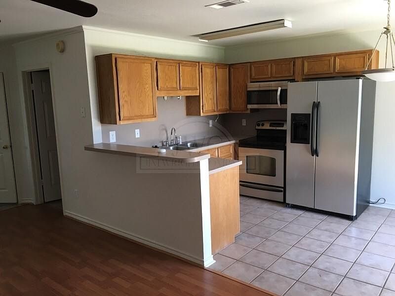 2nd image of 2609 Schwald Rd