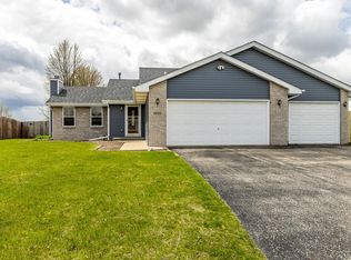 6688 Pony Ct, Loves Park, IL