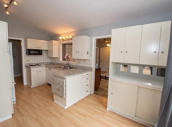 3rd image of 1814 Churchill Dr