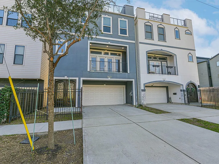 2422 Hadley St — Photo 4