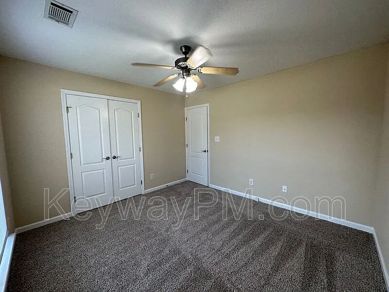2136 Sylvan Lake Dr — Photo 12