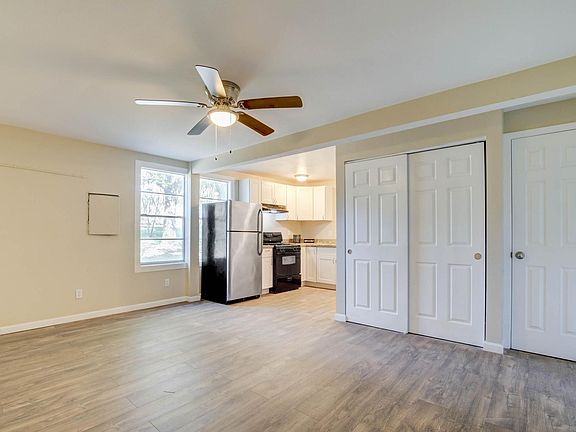 4th image of 108 Arbor St #A