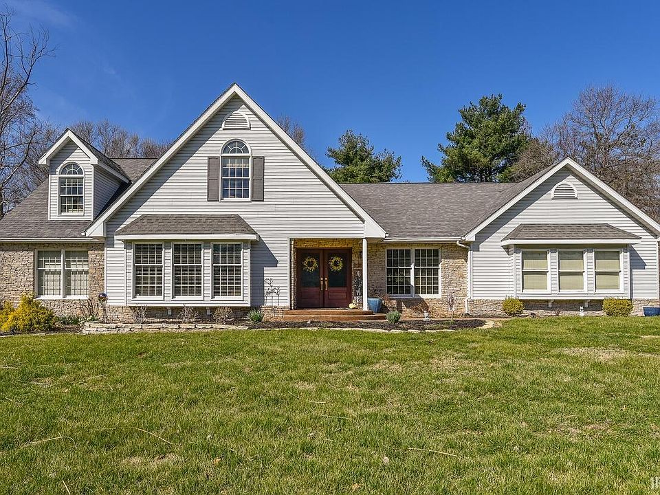 1st image of 3920 S Deerfield Dr