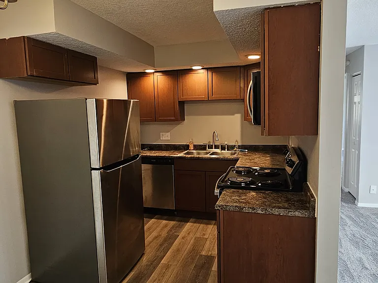 3795 Creek Hill Dr #7 — Photo 2