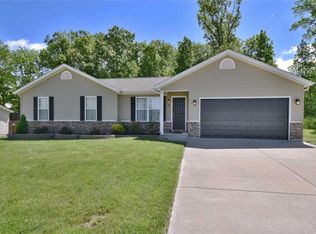 224 Parkway Dr, Troy, MO 63379