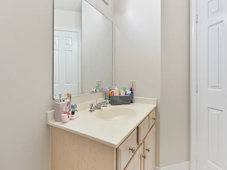 7815 Stable Way — Photo 32