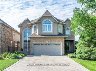 79 Surrey Dr, Hamilton, ON L9K1L9