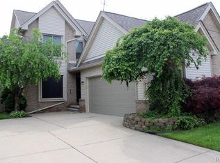 1057 1st St, Wyandotte, MI 48192