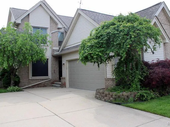 1057 1st St, Wyandotte, MI 48192