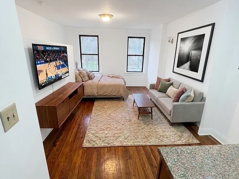 200 Allen St #3R — Photo 1