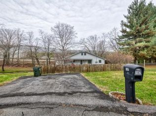 559 Hilltop Dr, Bristol, VA 24202