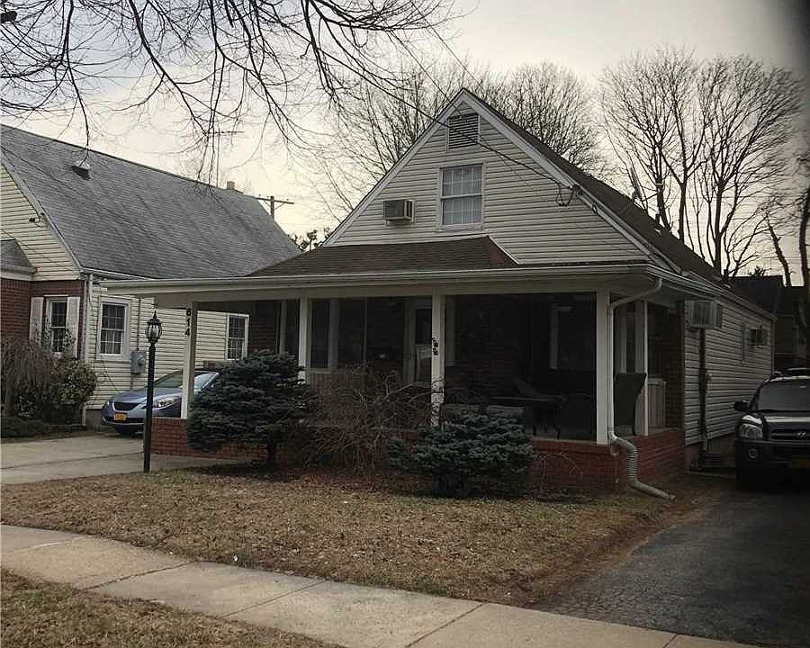 2nd image of 614 11th Ave