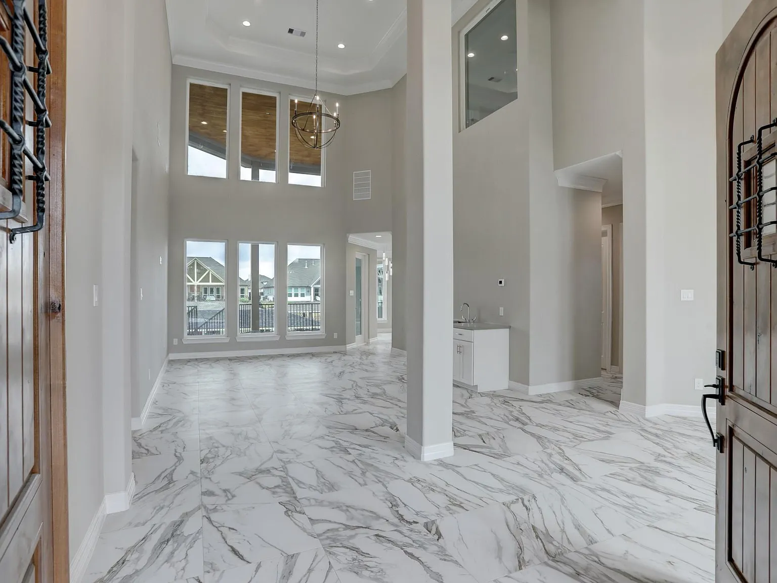 4 bed, 3.5 bath, 3446 sqft, $6,200 — Photo 3