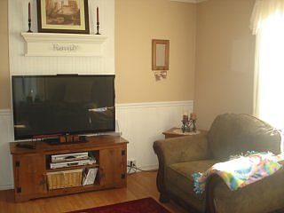 3rd image of 8 Bishop Ave