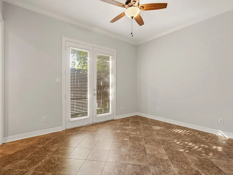 822 Stuart St — Photo 6