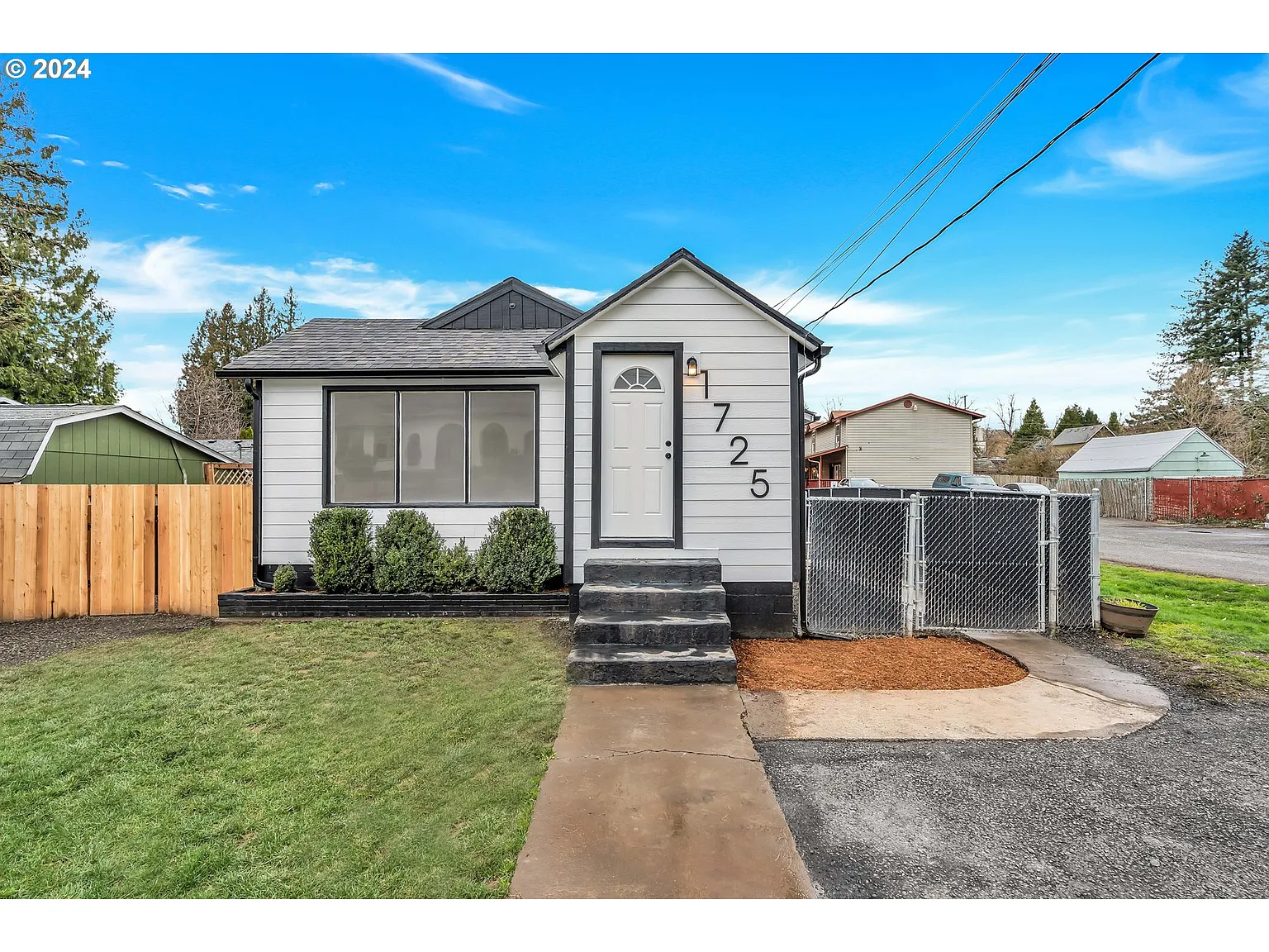 1725 SE 7th Ave photo 1