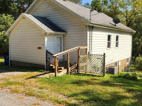 301 E Chicago Ave, Orient, IL 62874