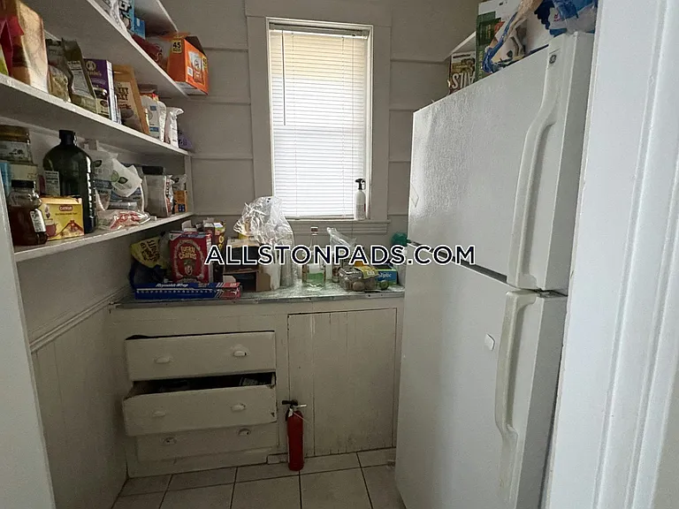 5 Harvard Ter #2 — Photo 31