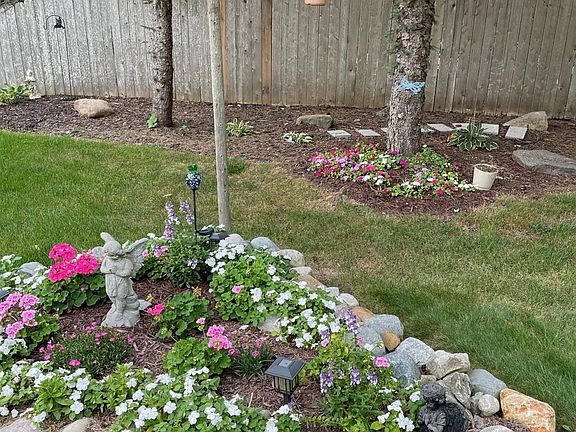 4th image of 5464 N Seymour Rd