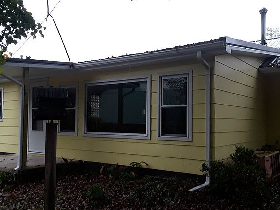 5th image of 230 Florence Ave