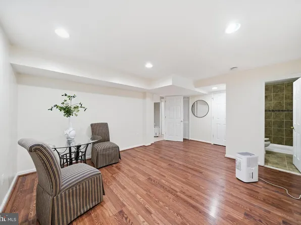 8518 Rehoboth Ct, Vienna, VA 22182