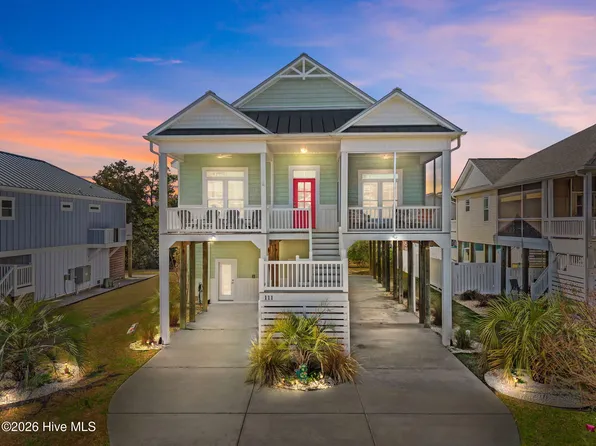 111 SE 44th Street, Oak Island, NC 28465
