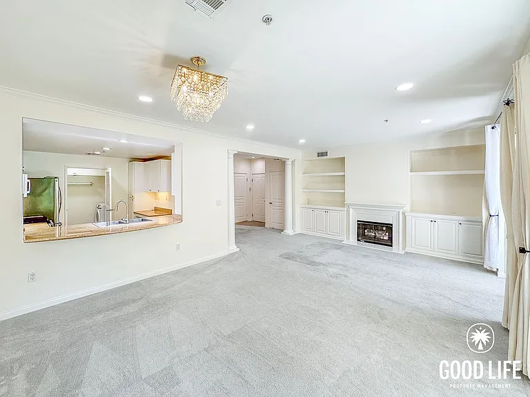 2260 Watermarke Pl — Photo 8