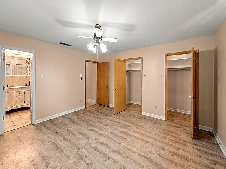 4505 Laplace St — Photo 5