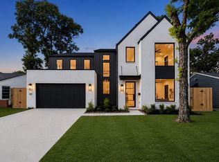 1212 Candlelight Ln, Houston, TX 77018