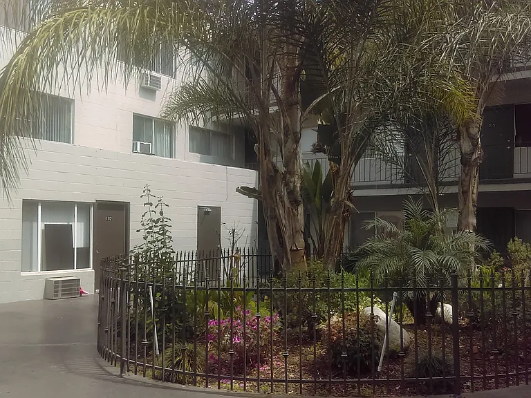 1734 Workman St #101 — Photo 10