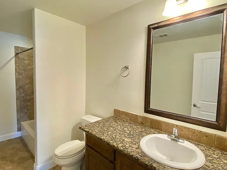 4804 Harvard St — Photo 7