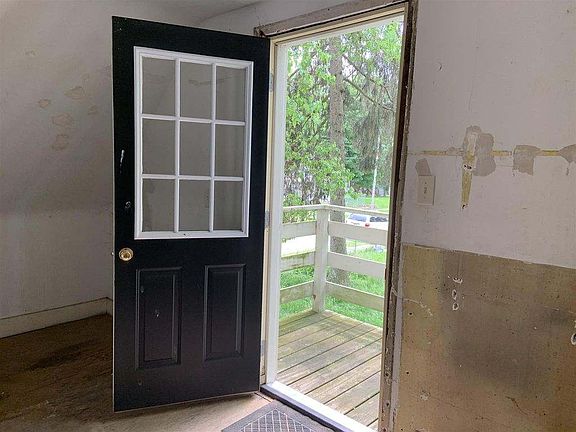5th image of 523 W Wilson Ave