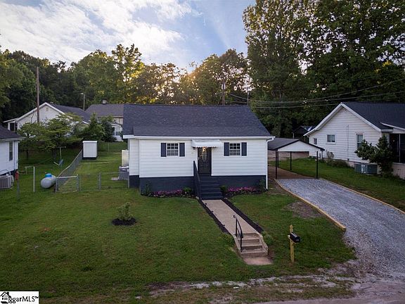 2nd image of 108 Hodgens Dr