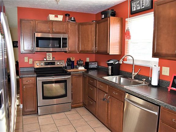 3rd image of 5854 Pennekamp Dr