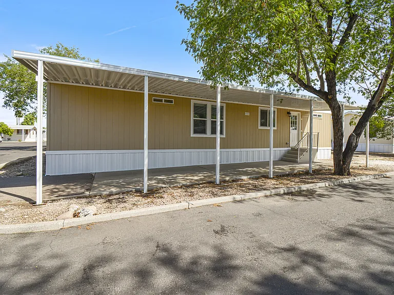 8601 N 71st Ave — Photo 10