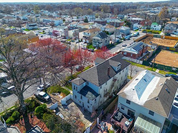 5th image of 154 Weed Ave