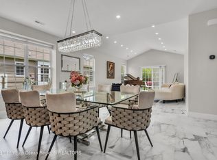 81 Eagle Ridge Cir, Lakewood, NJ 08701